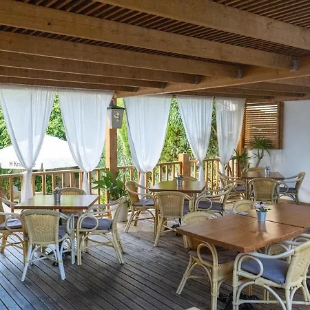 酒店 Coral House & Food (adults Only)