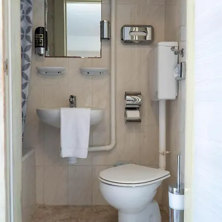 Otel Coral House & Food (adults Only)